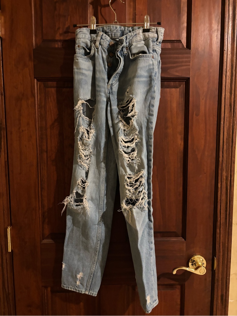 Light Wash Distressed Ripped Jeans